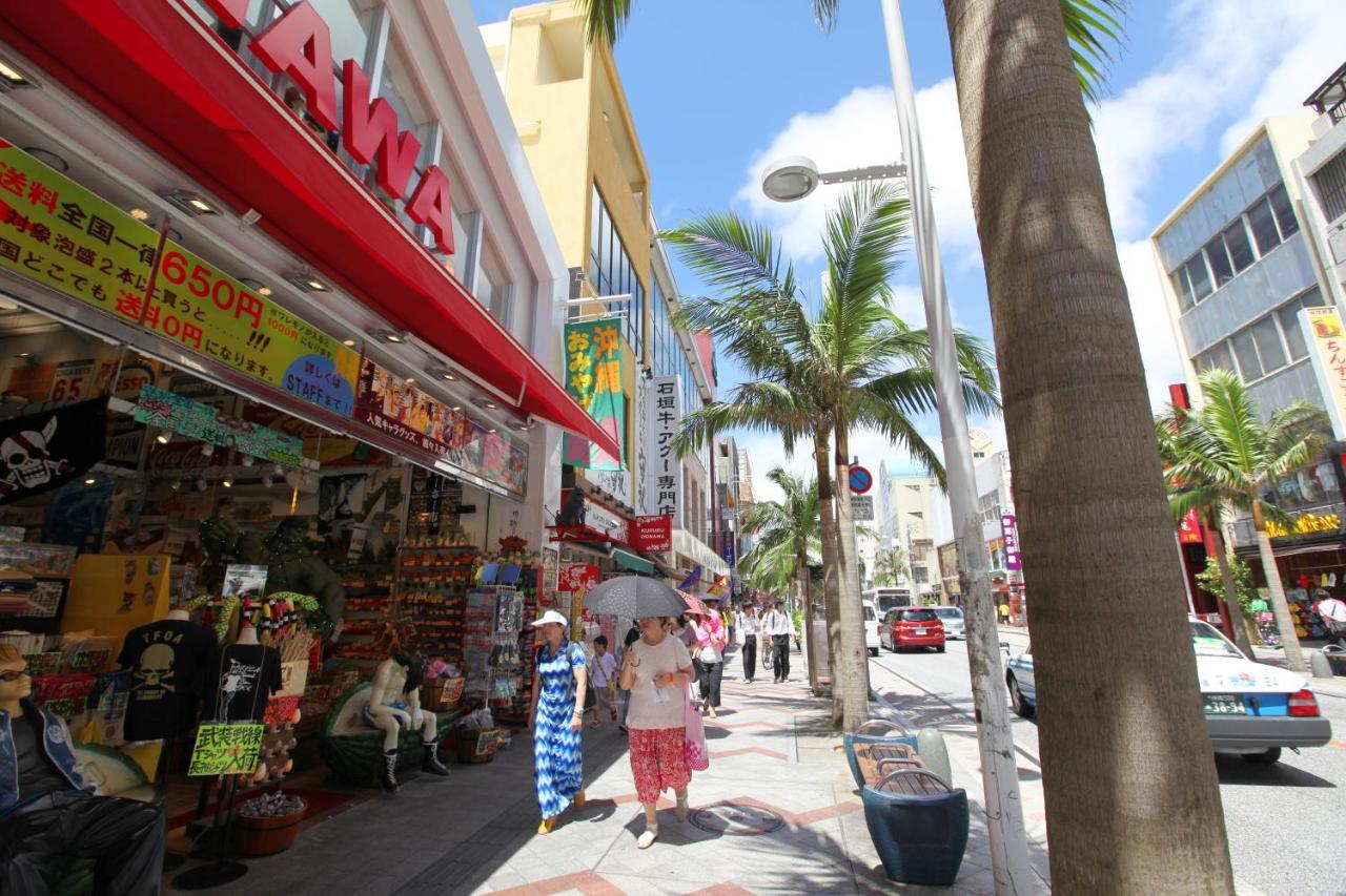 Hewitt Resort Naha Buitenkant foto Kokusai Street