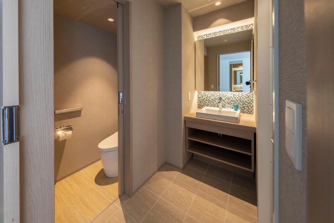 Hewitt Resort Naha Buitenkant foto Bathroom